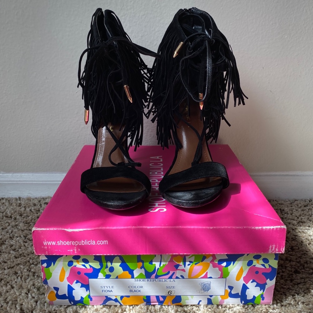 Black fringe heels 🖤👠
